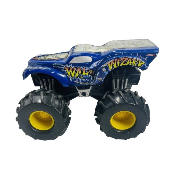 Monster Jam Silver Gray Truck Launcher Hot Wheels Vintage With 2 Trucks - Picture 6 of 16